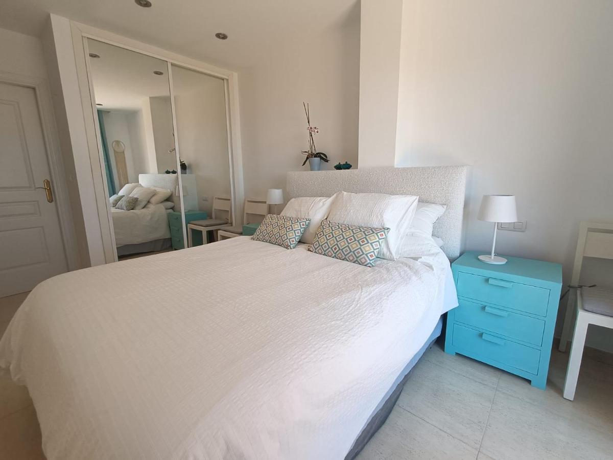 Carvajal Beach Seaview Apartment Benalmádena Kültér fotó